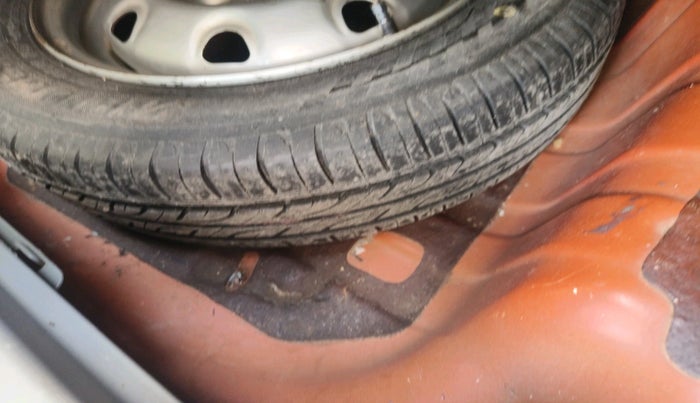 2011 Maruti Alto K10 LXI, Petrol, Manual, 46,028 km, tyre