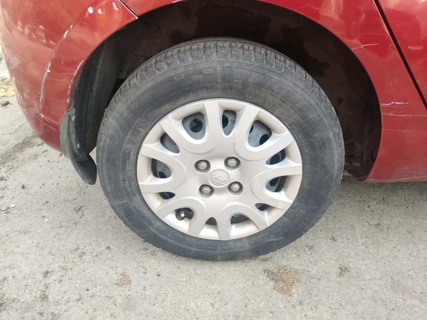 2011 Hyundai i20 MAGNA 1.2, Petrol, Manual, 76,500 km, tyre