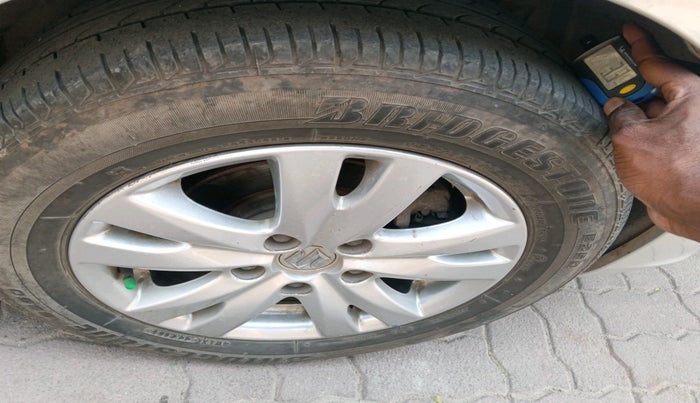 2016 Maruti Ertiga ZXI+, Petrol, Manual, 69,245 km, tyre