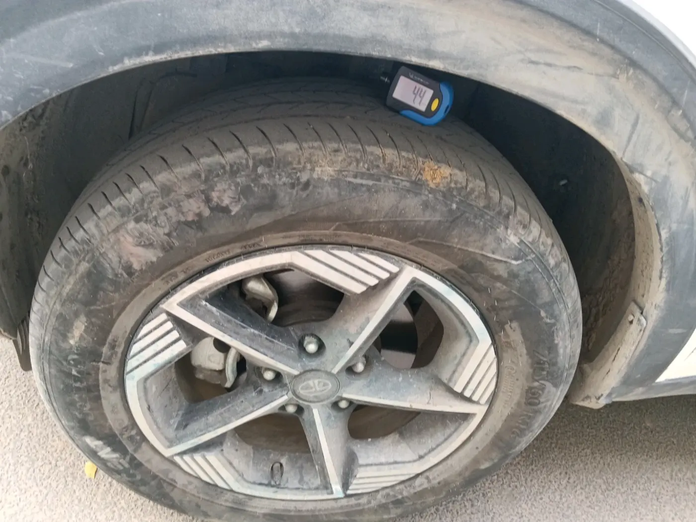 2025 Tata NEXON Creative Plus S CNG, CNG, Manual, 17,660 km, tyre