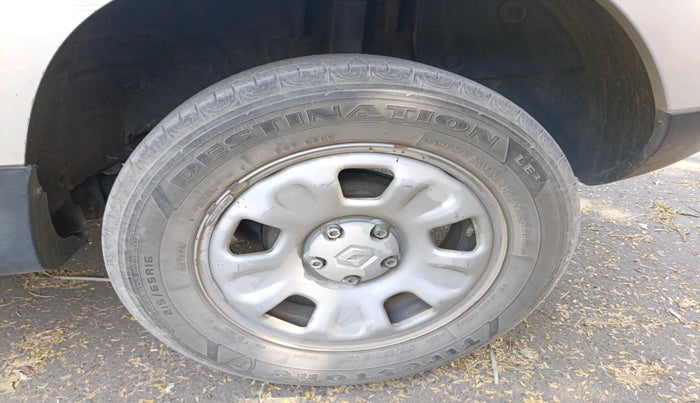 2012 Renault Duster RXE PETROL, Petrol, Manual, 34,435 km, tyre