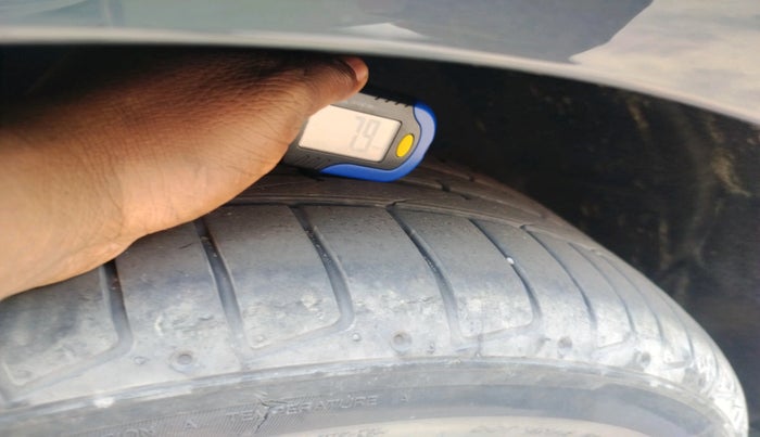 2024 Audi A4 40 TFSI Technology, Petrol, Automatic, 9,603 km, tyre