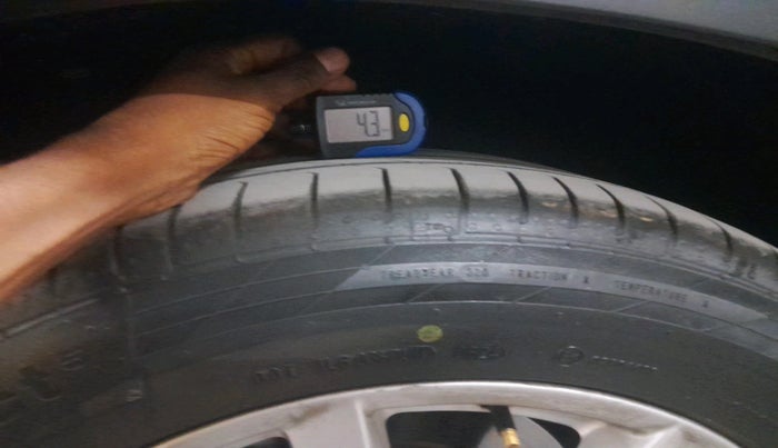 2015 BMW X5 XDRIVE 30 D, Diesel, Automatic, 1,16,383 km, tyre