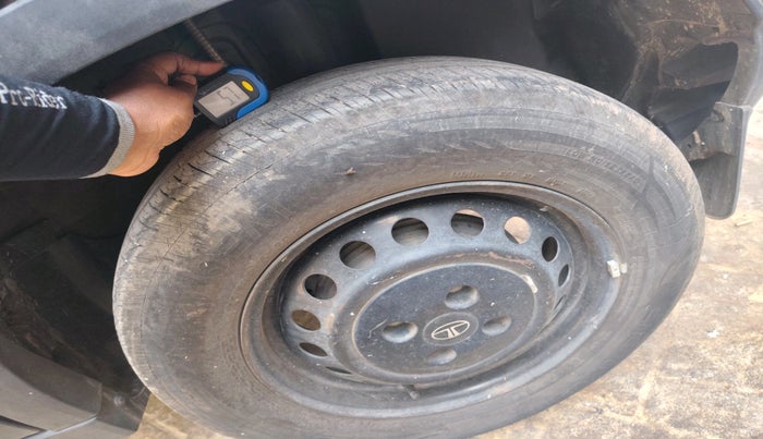 2024 Tata PUNCH PURE MT CNG, CNG, Manual, 17,703 km, tyre