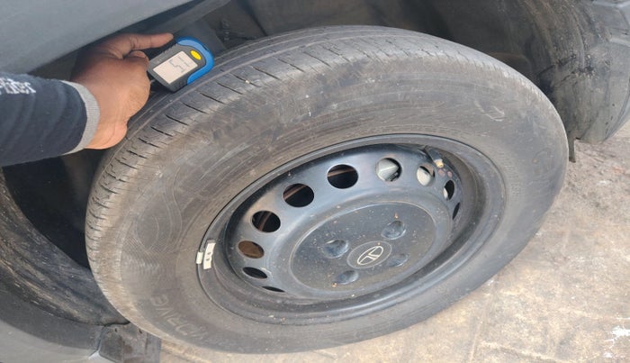 2024 Tata PUNCH PURE MT CNG, CNG, Manual, 17,703 km, tyre