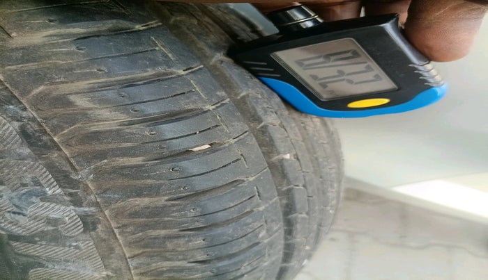 2021 Maruti Swift LXI, Petrol, Manual, 62,789 km, tyre