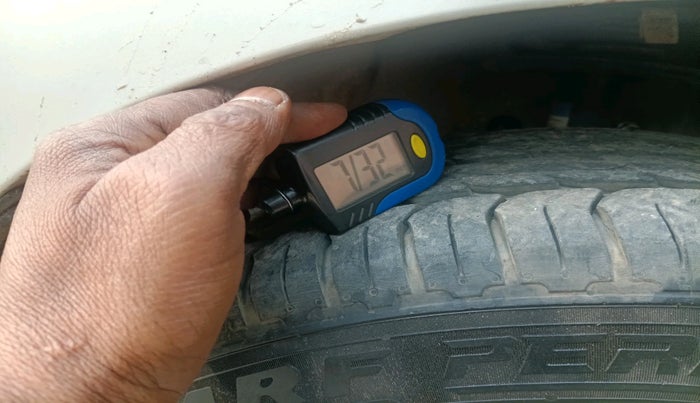 2021 Maruti Swift LXI, Petrol, Manual, 62,789 km, tyre