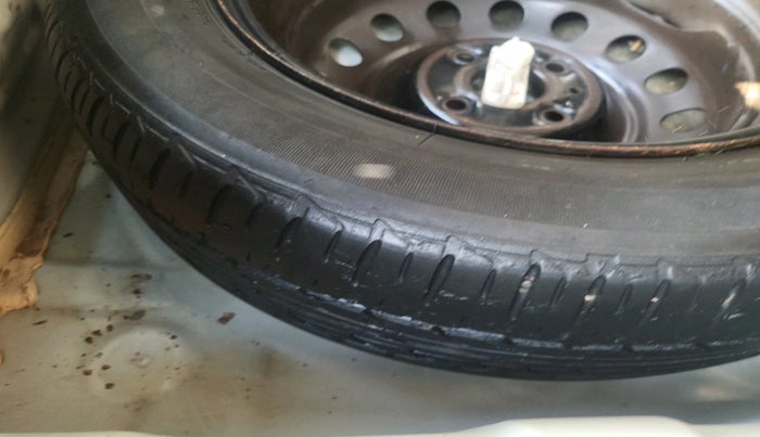 2012 Hyundai i20 MAGNA 1.2, Petrol, Manual, 88,889 km, tyre