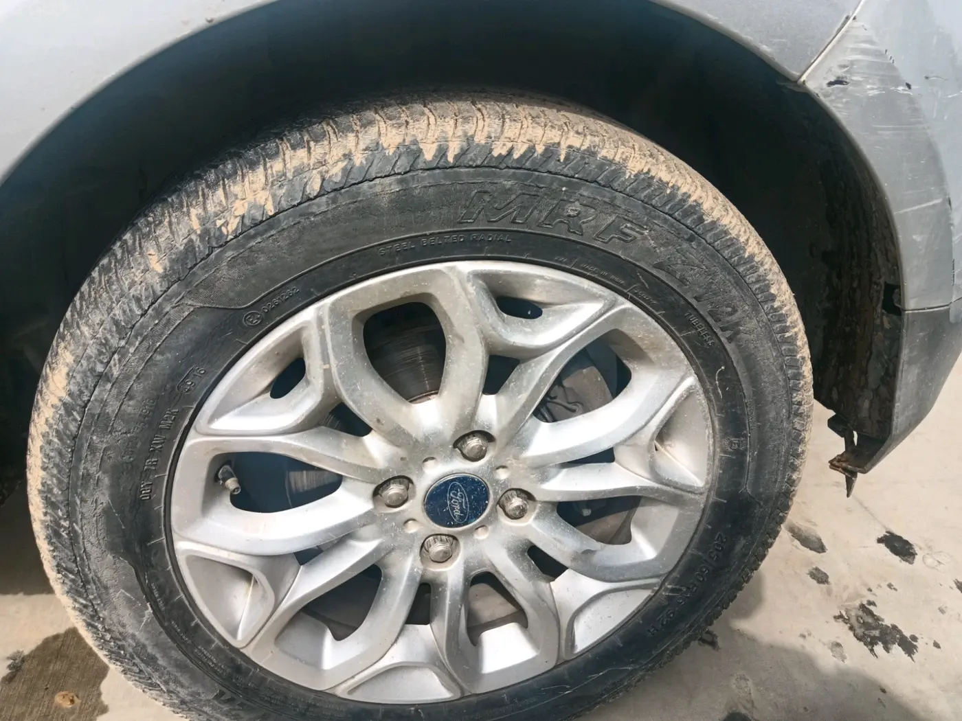 2017 Ford Ecosport AMBIENTE 1.5L DIESEL, Diesel, Manual, 1,24,152 km, tyre