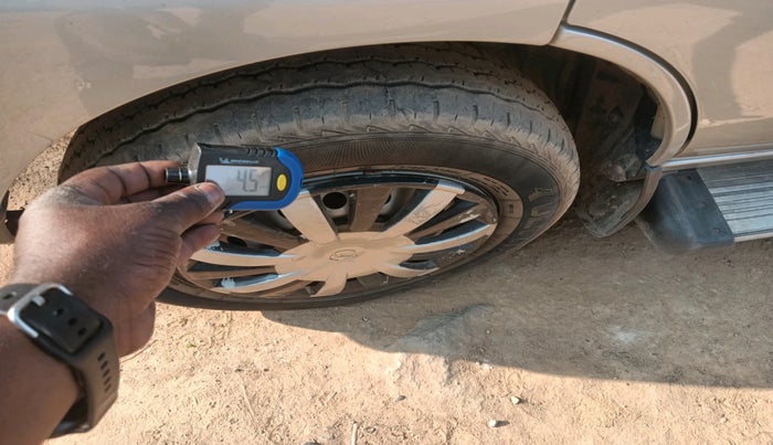 2024 Maruti Eeco 7 STR STD 1.2, Petrol, Manual, 14,959 km, tyre