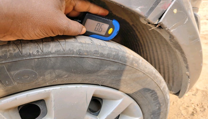 2013 Hyundai i20 MAGNA 1.2, Petrol, Manual, 93,845 km, tyre