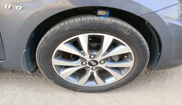 2014 Hyundai Verna FLUIDIC 1.6 VTVT SX AT, Petrol, Automatic, 1,14,154 km, tyre