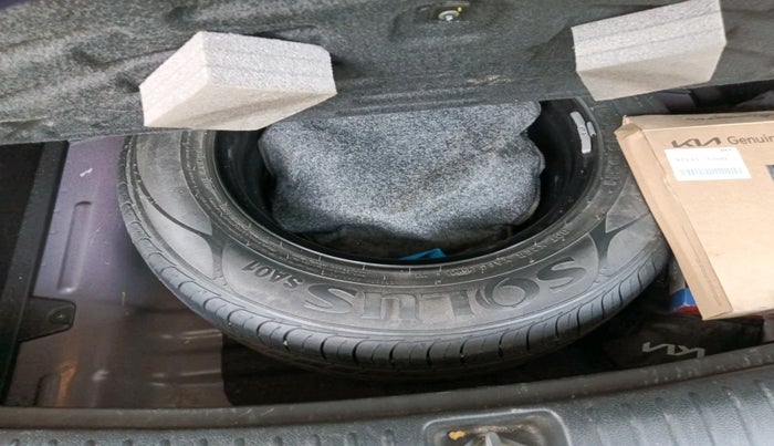 2023 KIA SELTOS HTK PLUS 1.5, Petrol, Manual, 24,586 km, tyre