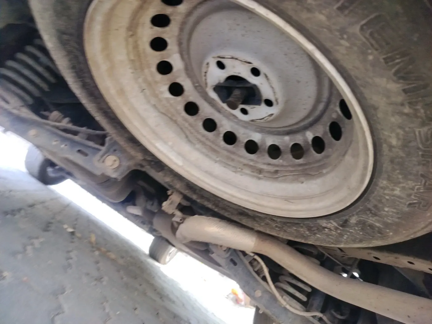 2021 Mahindra XUV700 AX 7 D AT 7 STR, Diesel, Automatic, 41,894 km, tyre
