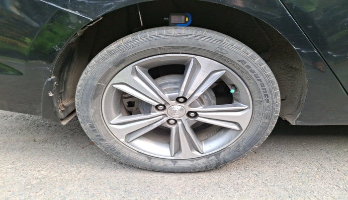 2018 Hyundai Verna 1.6 VTVT SX (O) AT, Petrol, Automatic, 89,544 km, tyre