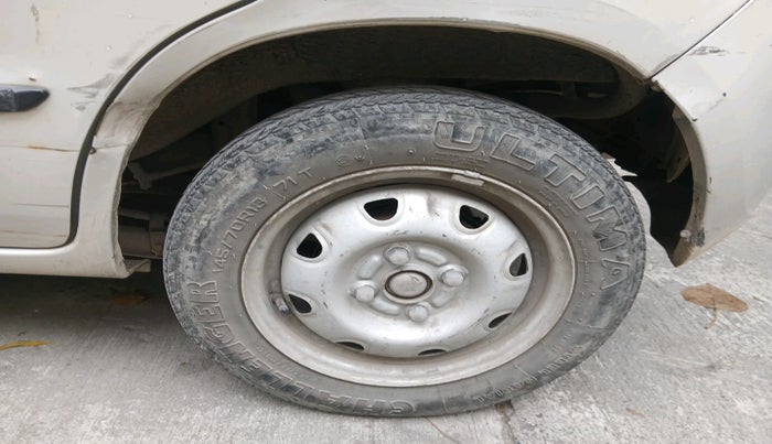 2011 Maruti Zen Estilo LXI, Petrol, Manual, 34,875 km, tyre