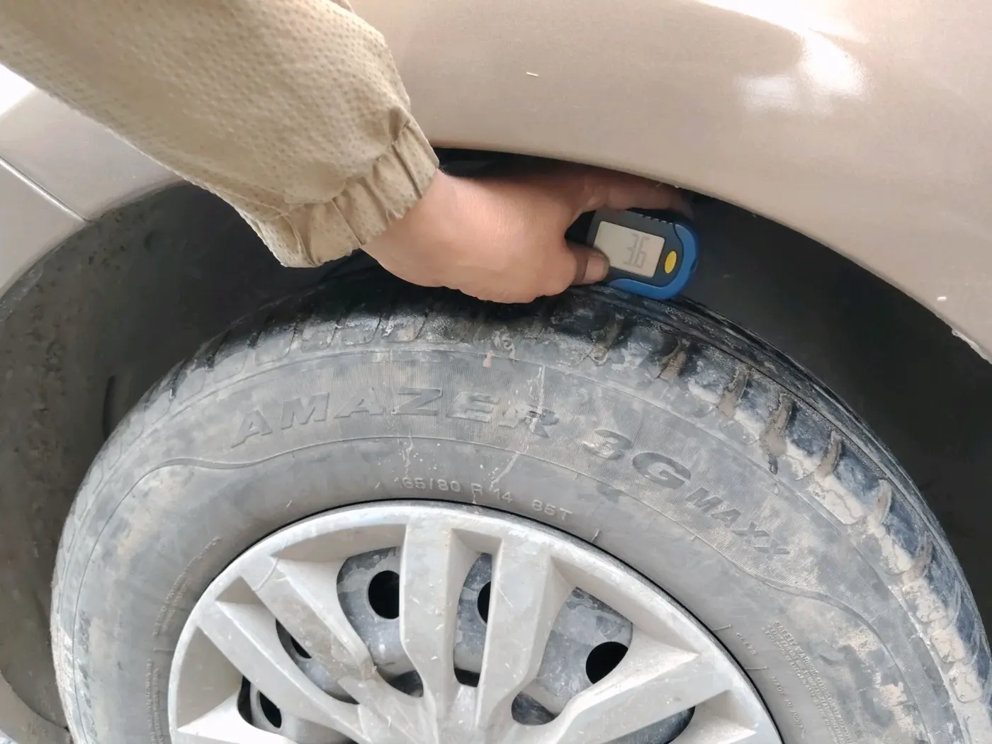 2018 Maruti Dzire VXI, Petrol, Manual, 37,979 km, tyre