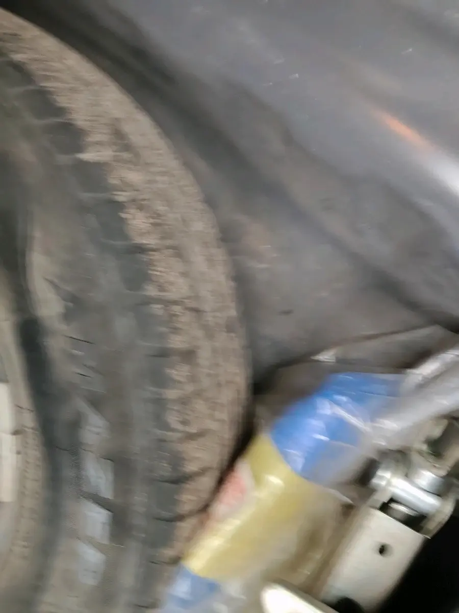 2018 Maruti Dzire VXI, Petrol, Manual, 37,979 km, tyre