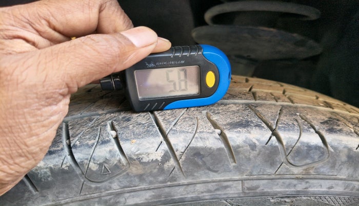 2012 Renault Duster 85 PS RXL DIESEL, Diesel, Manual, 1,17,708 km, tyre