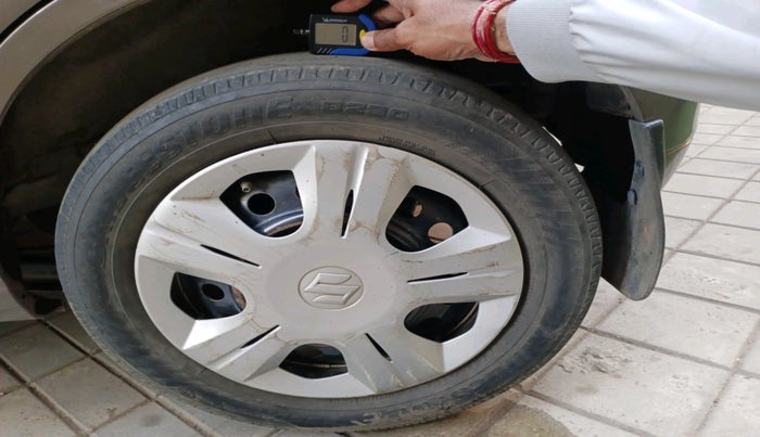 2011 Maruti Wagon R 1.0 VXI, Petrol, Manual, 65,330 km, tyre