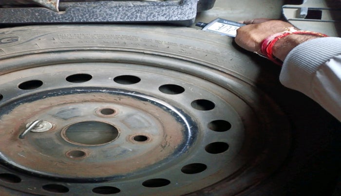 2011 Maruti Wagon R 1.0 VXI, Petrol, Manual, 65,330 km, tyre