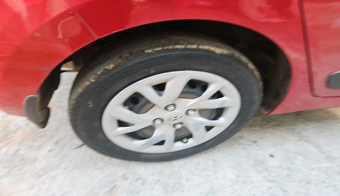 2018 Hyundai Grand i10 SPORTZ 1.2 KAPPA VTVT, Petrol, Manual, 83,736 km, tyre