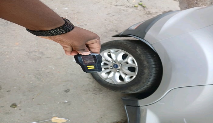 2013 Ford Ecosport TITANIUM 1.5L DIESEL, Diesel, Manual, 1,64,555 km, tyre