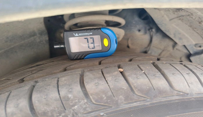 2020 KIA SONET HTK PLUS 1.2, CNG, Manual, 1,08,093 km, tyre