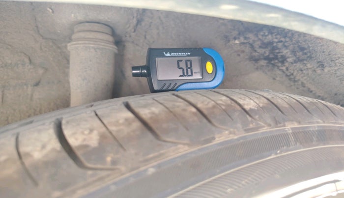 2020 KIA SONET HTK PLUS 1.2, CNG, Manual, 1,08,093 km, tyre