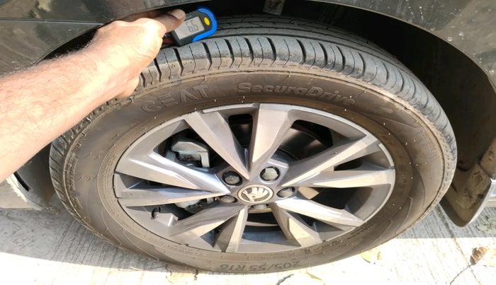 2025 Skoda SLAVIA Prestige 1.0L TSI MT, Petrol, Manual, 1,613 km, tyre