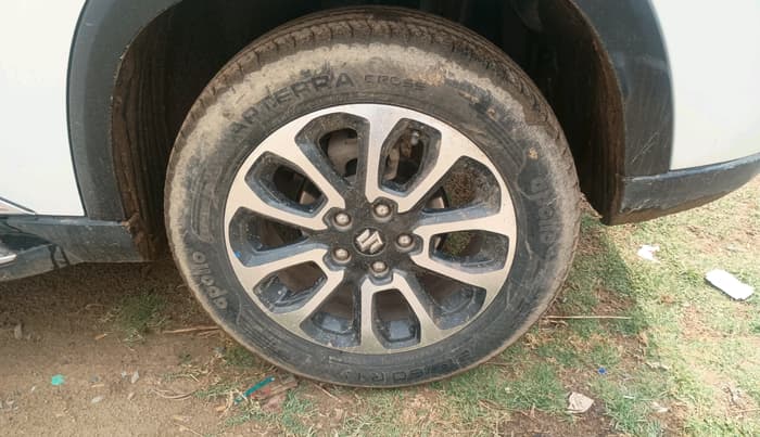 2023 Maruti Grand Vitara ALPHA SMART HYBRID AT, Petrol, Automatic, 84,621 km, tyre