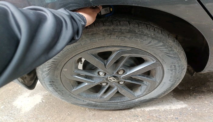 2022 Hyundai GRAND I10 NIOS SPORTZ 1.2 KAPPA VTVT CNG, CNG, Manual, 42,506 km, tyre