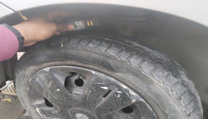 2014 Maruti Wagon R 1.0 VXI, Petrol, Manual, 1,24,350 km, tyre