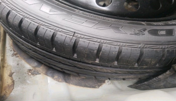 2018 Toyota YARIS VX CVT, Petrol, Automatic, 76,222 km, tyre