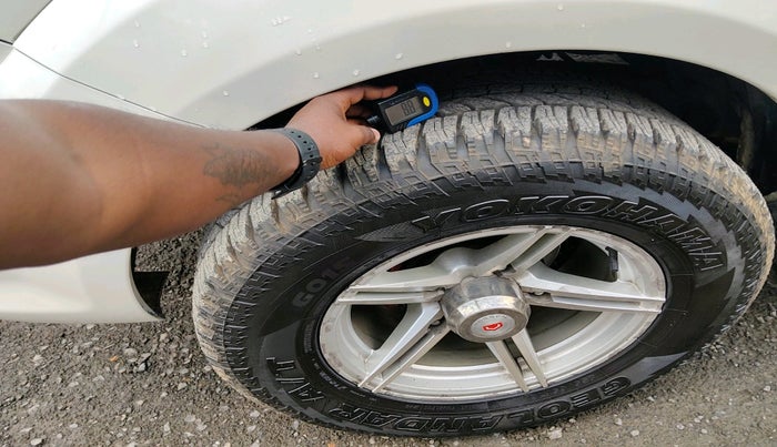 2017 Tata Safari Storme 2.2 EX 4X2, Diesel, Manual, 1,17,817 km, tyre