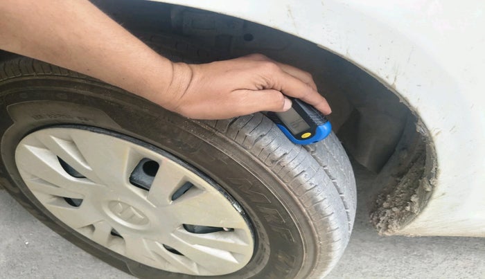 2013 Maruti Swift Dzire VXI, Petrol, Manual, 61,706 km, tyre