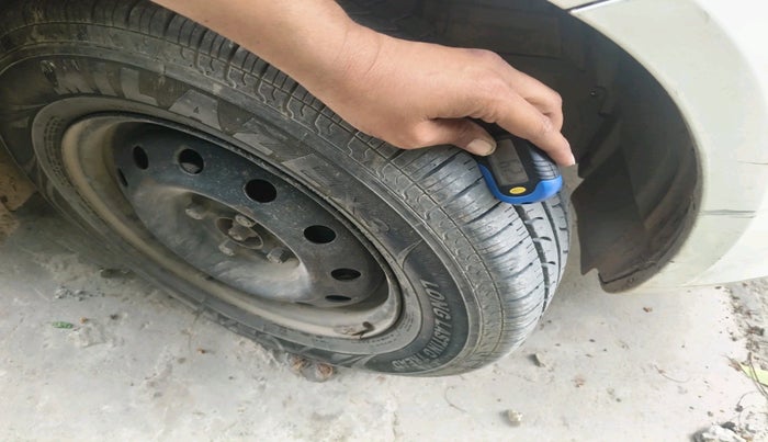 2013 Maruti Swift Dzire VXI, Petrol, Manual, 61,706 km, tyre