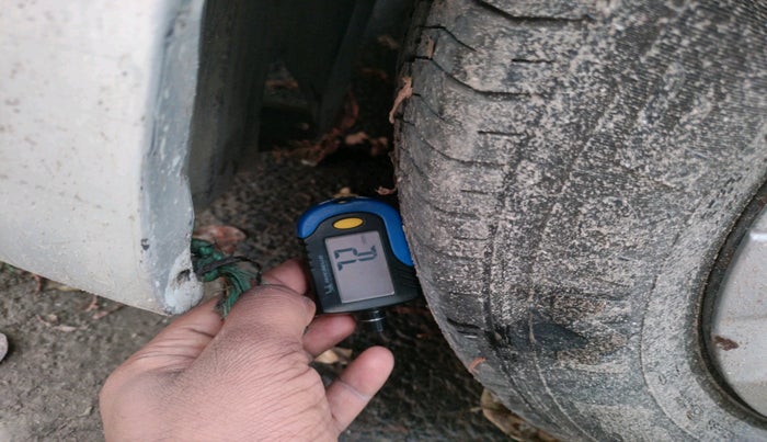 2012 Toyota Etios G, Petrol, Manual, 68,200 km, tyre