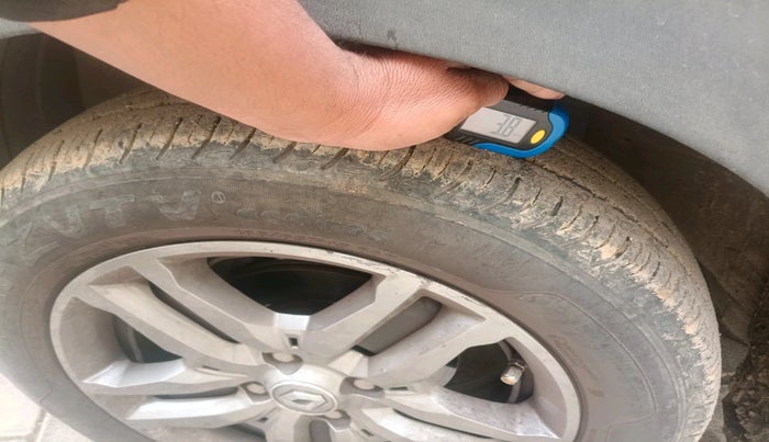 2023 Renault TRIBER RXZ AMT, Petrol, Automatic, 37,750 km, tyre