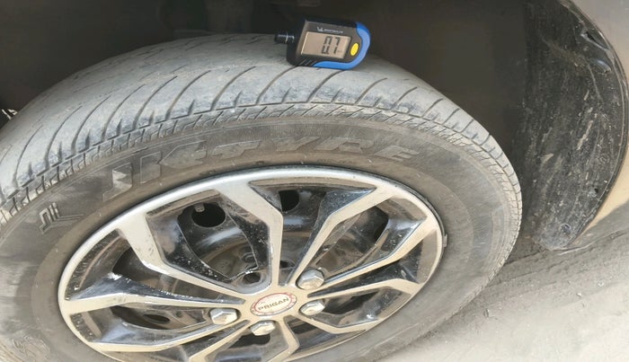 2010 Maruti Swift VXI, Petrol, Manual, 1,36,145 km, tyre