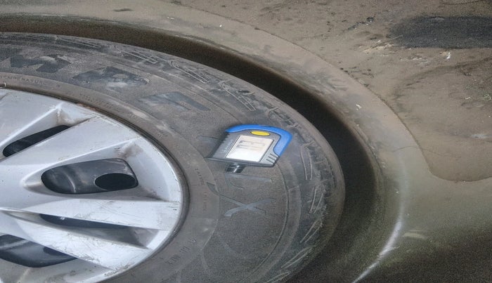 2010 Maruti Swift VXI, Petrol, Manual, 1,36,145 km, tyre