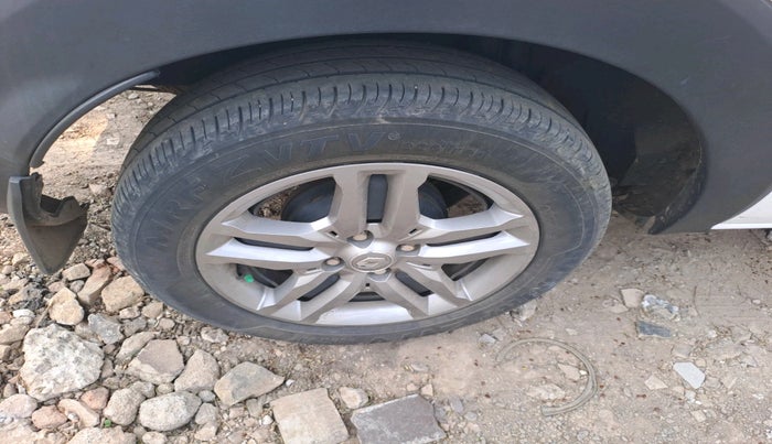 2023 Renault TRIBER RXZ AMT, Petrol, Automatic, 33,638 km, tyre