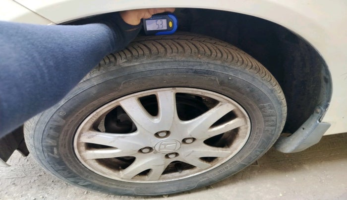 2014 Honda Brio VX AT, Petrol, Automatic, 41,115 km, tyre