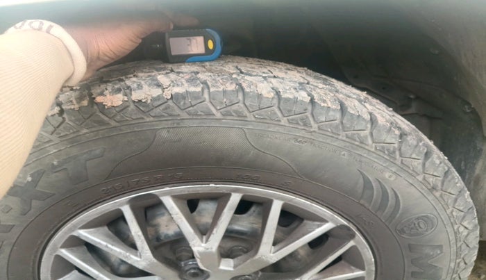 2019 Mahindra TUV300 T6 PLUS, Diesel, Manual, 64,369 km, tyre