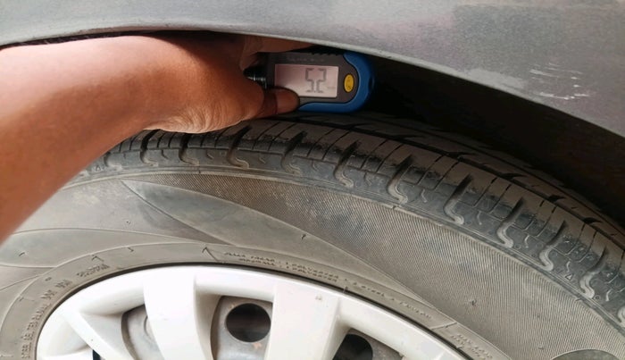 2014 Hyundai i10 SPORTZ 1.1, Petrol, Manual, 59,882 km, tyre