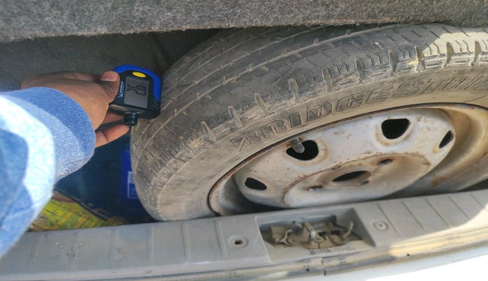 2014 Maruti Alto K10 LXI, CNG, Manual, 1,70,768 km, tyre