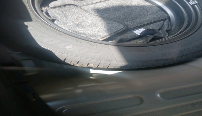 2023 KIA SONET HTX 1.0 DCT, Petrol, Automatic, 27,711 km, tyre