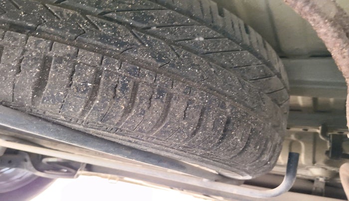 2014 Maruti Ertiga VXI, Petrol, Manual, 29,204 km, tyre