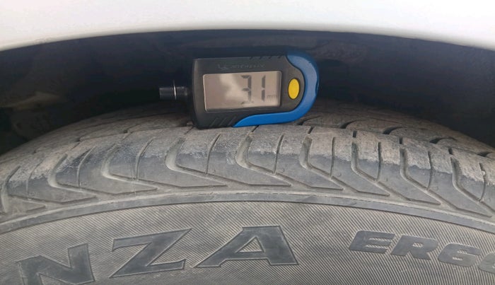 2011 Hyundai i20 SPORTZ 1.2, Petrol, Manual, 1,07,028 km, tyre