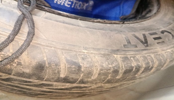 2011 Hyundai i20 SPORTZ 1.2, Petrol, Manual, 1,07,028 km, tyre